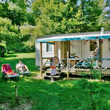Camping Le Moulin Du Roch 5*