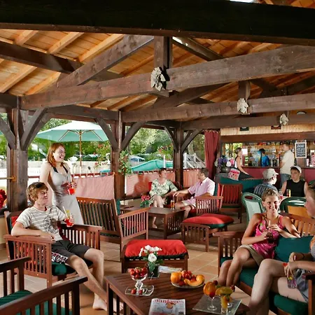 Camping Le Moulin Du Roch Кемпинг