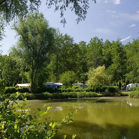 Camping Le Moulin Du Roch Кемпинг Saint-Andre-d'Allas